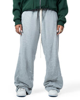 Wide-leg sweatpant