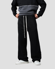 Wide-leg sweatpant